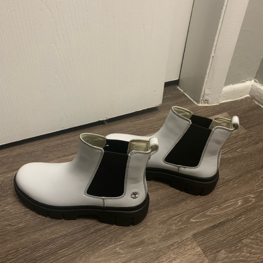 White Timberland Chelsea boots Size 9